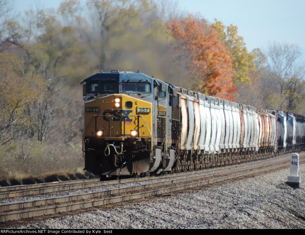 CSX 357 on M561